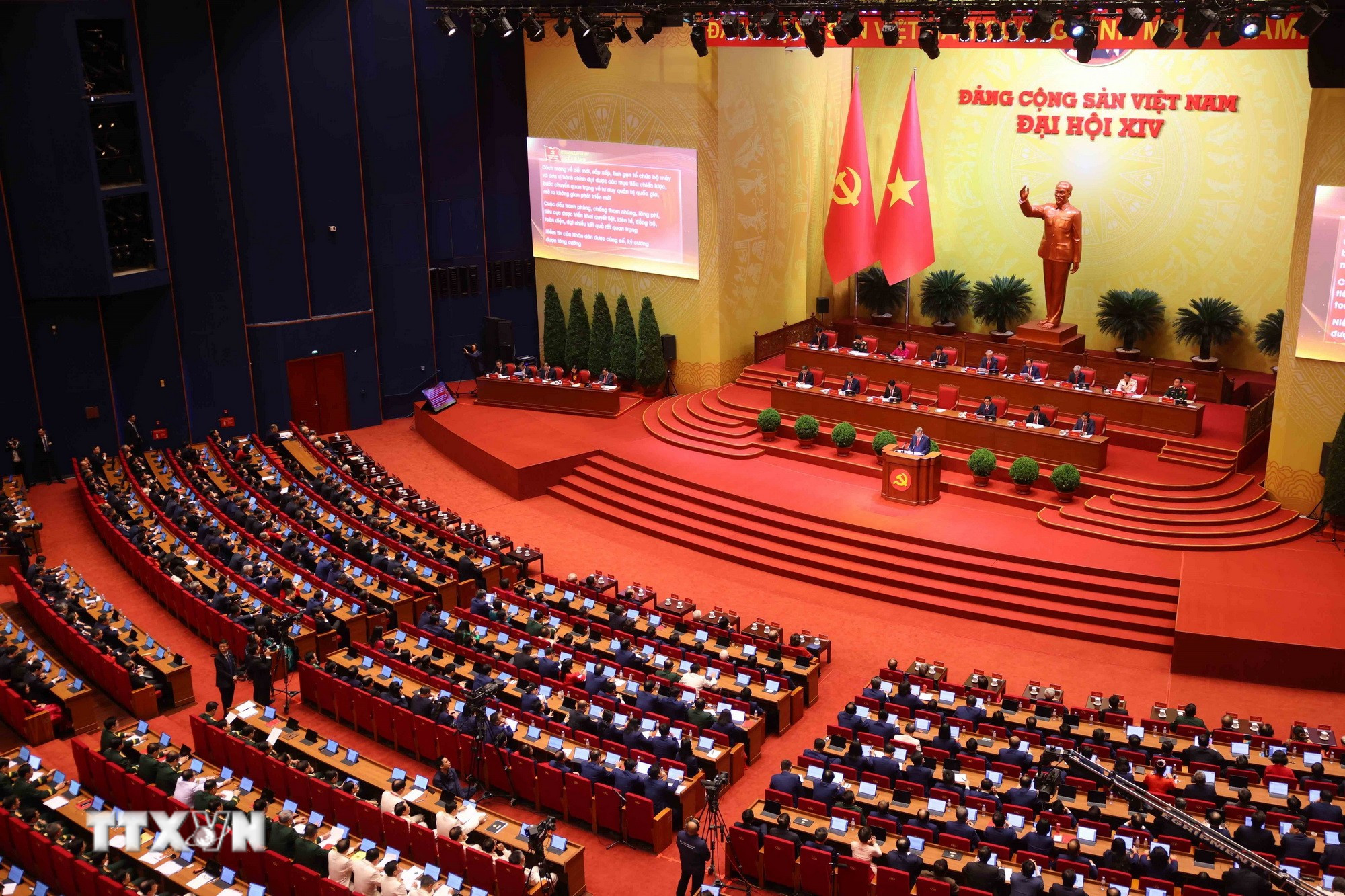 ttxvn-phien-khai-mac-dai-hoi-xiv-cua-dang-8540191-2.jpg