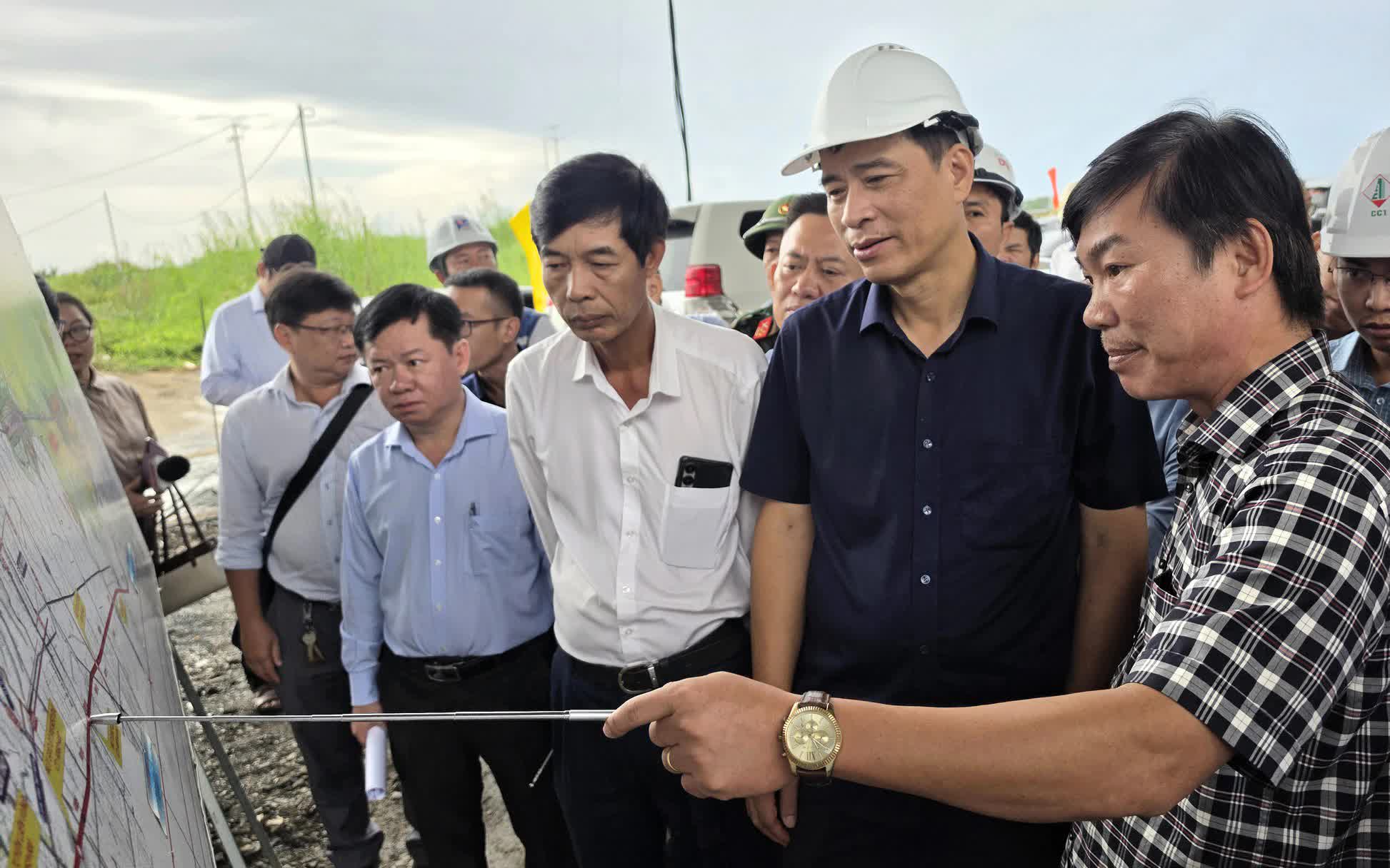 Bí thư Cần Thơ yêu cầu nhà thầu cao tốc không để thiếu vật liệu kéo dài tiến độ - Ảnh 9.