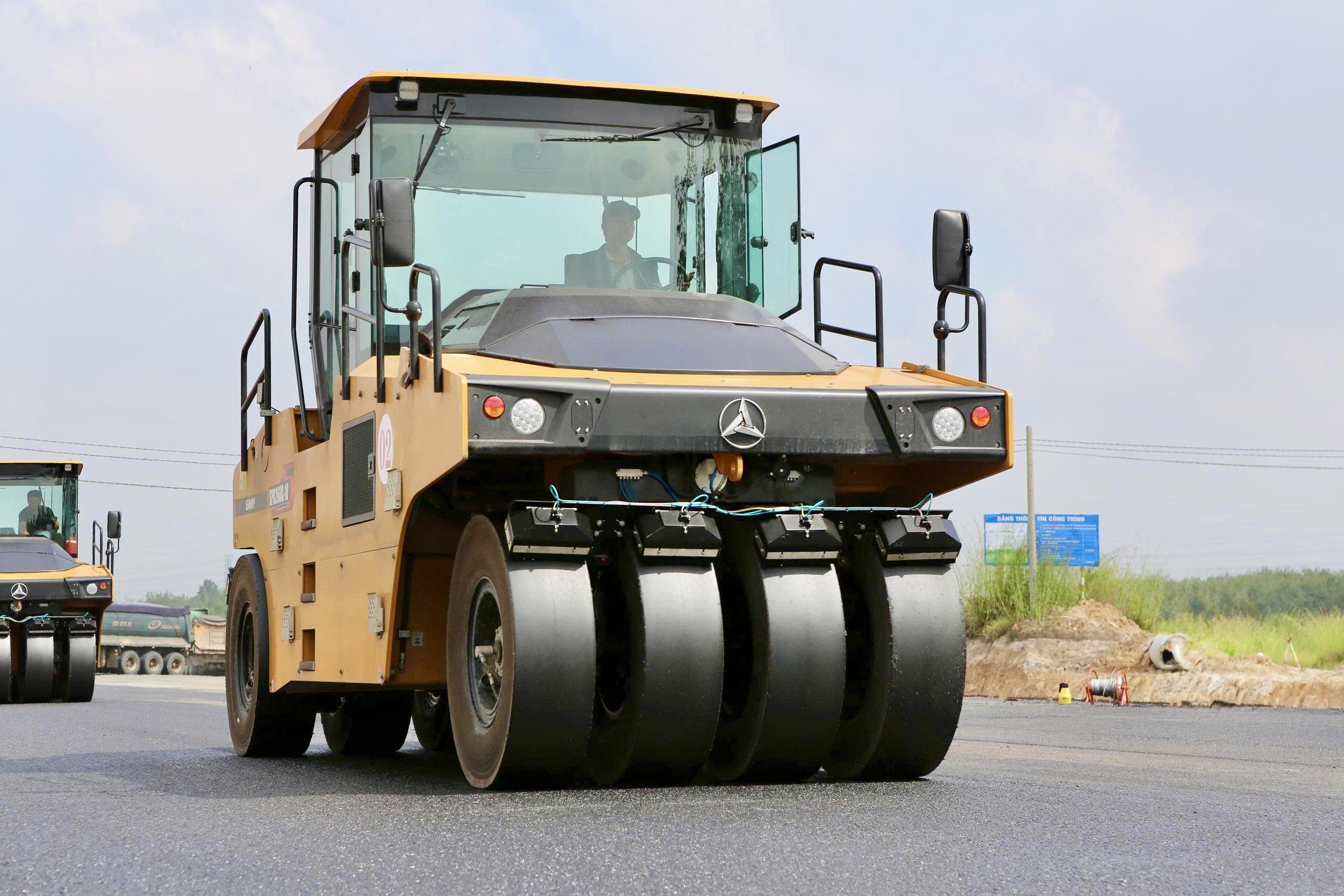 Cao tốc TP.HCM - Thủ Dầu Một - Chơn Thành qua Đồng Nai đang thảm nhựa, tăng tốc về đích- Ảnh 9.