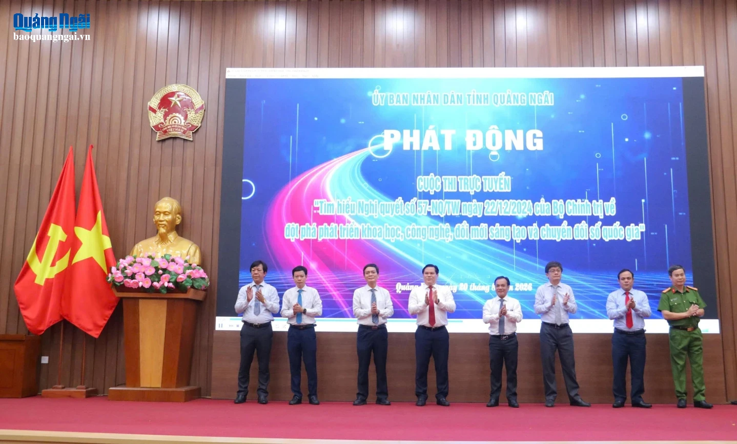 1 Dai bieu an nut phat dong