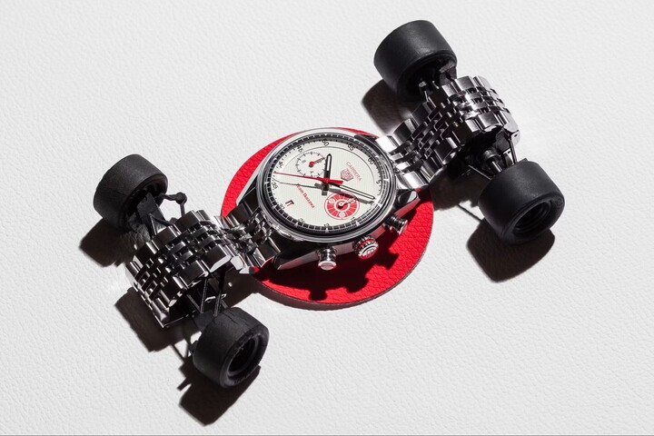 TAG Heuer Carrera Chronograph phiên bản Team Ikuzawa x Bamford. Ảnh: TAG