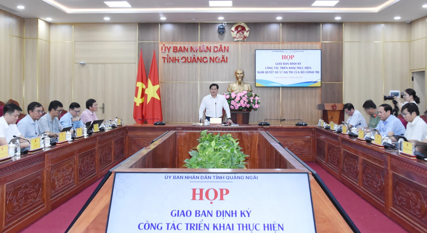 Phó Chủ tịch UBND Trần Phước Hiền chủ trì cuộc họp.