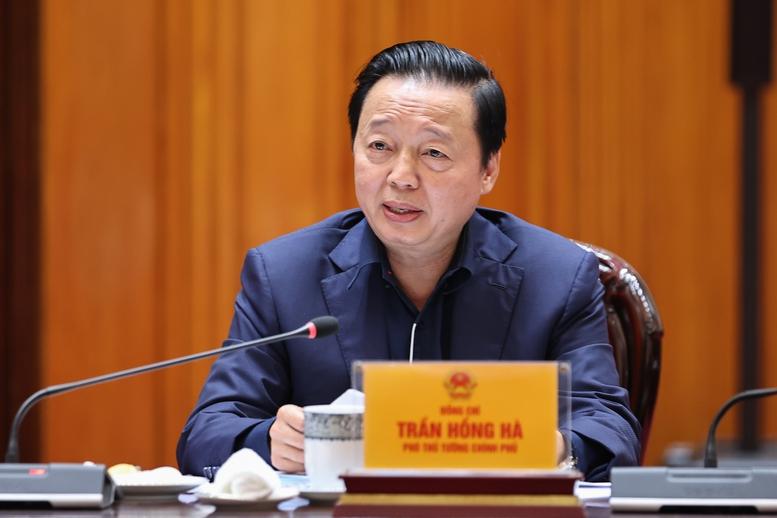 Thủ tướng: Xây dựng giải pháp tổng thể, toàn diện, căn cơ phòng, chống sụt lún, sạt lở, ngập úng, hạn hán, xâm nhập mặn vùng ĐBSCL- Ảnh 3. Thủ tướng: Xây dựng giải pháp tổng thể, toàn diện, căn cơ phòng, chống sụt lún, sạt lở, ngập úng, hạn hán, xâm nhập mặn vùng ĐBSCL- Ảnh 3.