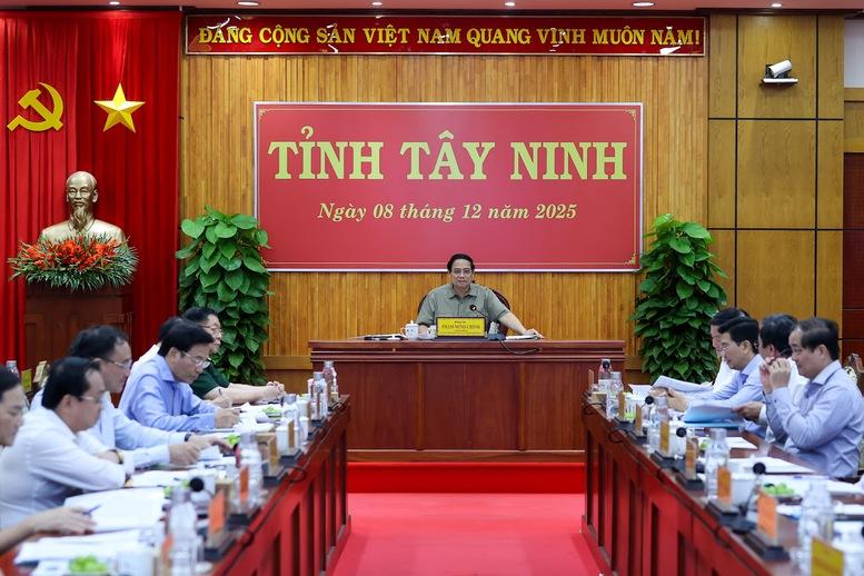 Thủ tướng: Phát huy lợi thế hiếm có, đưa Tây Ninh phát triển tăng tốc, bứt phá, bền vững- Ảnh 2. Thủ tướng: Phát huy lợi thế hiếm có, đưa Tây Ninh phát triển tăng tốc, bứt phá, bền vững- Ảnh 2.