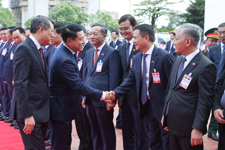 Thủ tướng Lào Saleumxay Kommasith chủ trì lễ đón chính thức Thủ tướng Lê Minh Hưng- Ảnh 5.