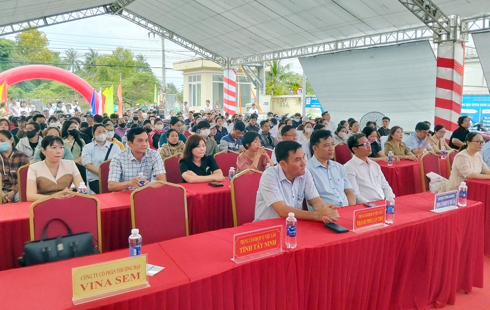 Giúp người thất nghiệp tìm việc