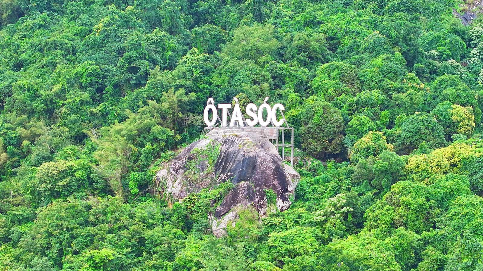 Trầm mặc Ngọa Long Sơn