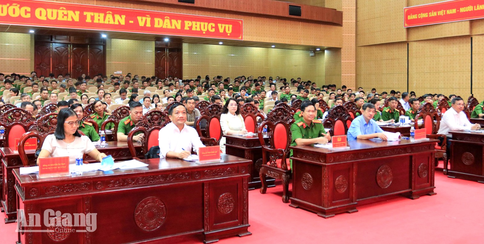 Đại biểu tham dự Hội nghị