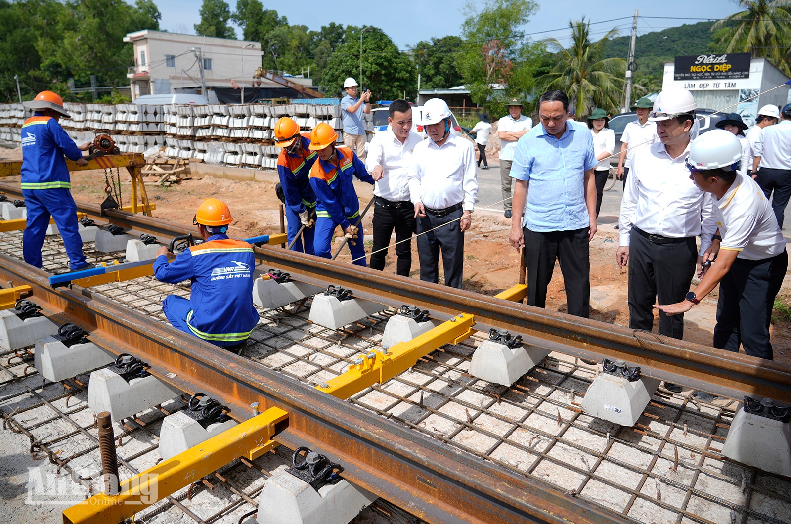 Bí thư Tỉnh ủy An Giang Lê Quang Tùng kiểm tra các công trình phục vụ Hội nghị APEC tại Phú Quốc
