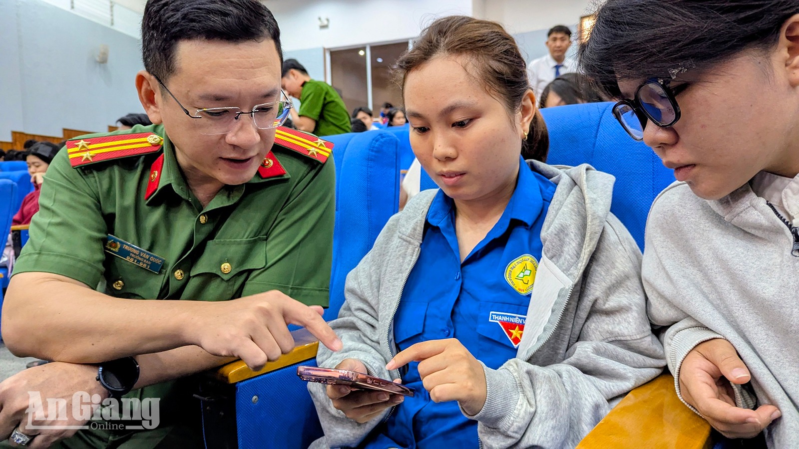 Gần 500 sinh viên Đại học An Giang tham gia chiến dịch làm sạch dữ liệu