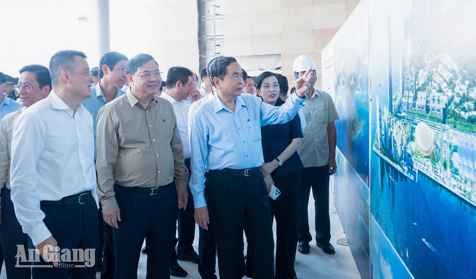 Chủ tịch Quốc hội Trần Thanh Mẫn kiểm tra tiến độ thi công các công trình phục vụ APEC 2027 tại Phú Quốc