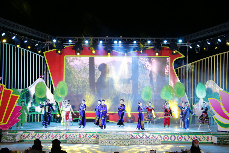 Tốp ca nữ img-0343.jpg