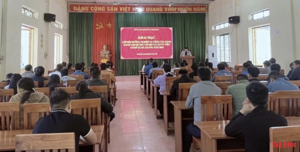Các học viên tham gia lớp bồi dưỡng.