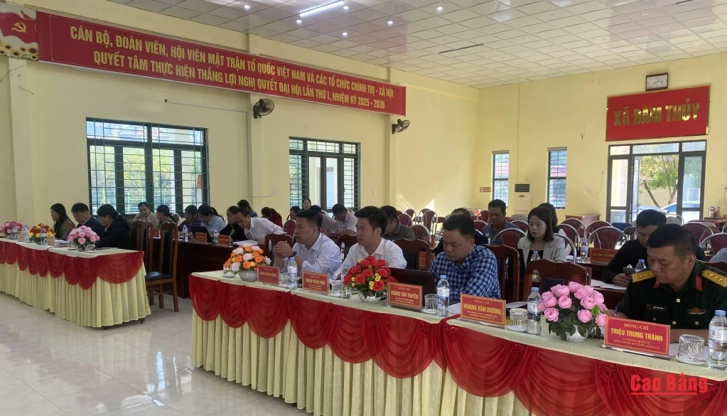Các đại biểu dự hội nghị.