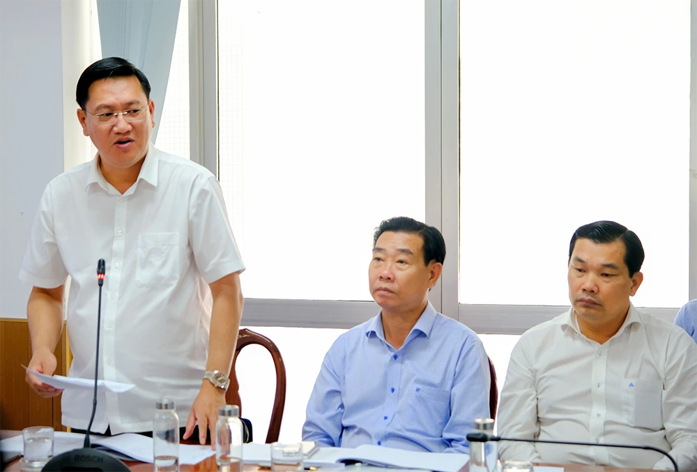 Lãnh đạo thành phố làm việc với xã Nhơn Ái và Thạnh Phú