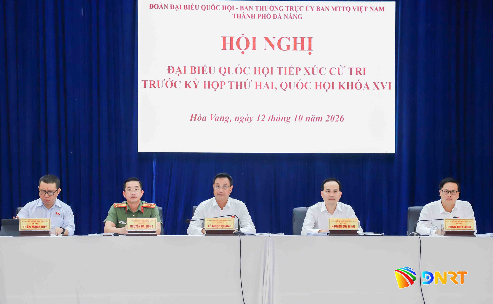 12-10 HOA VANG