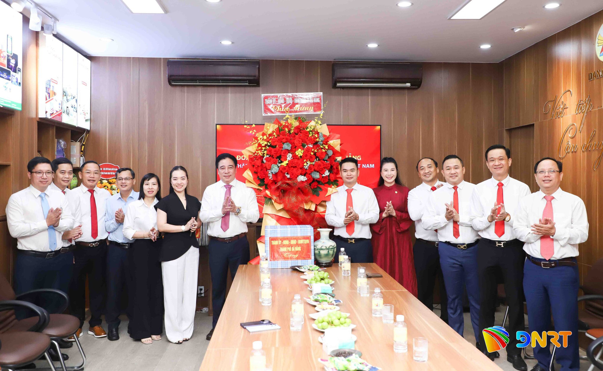 13-10 DOANH NHAN TRE