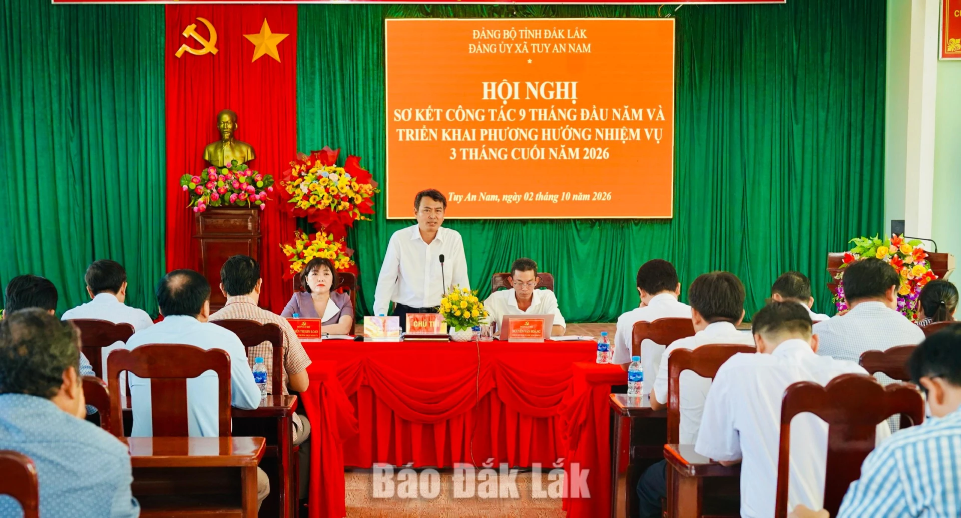Bí thư Đảng ủy, Chủ tịch HĐND xã Tuy An Nam Ngô Tấn Lang phát biểu tại hội nghị.