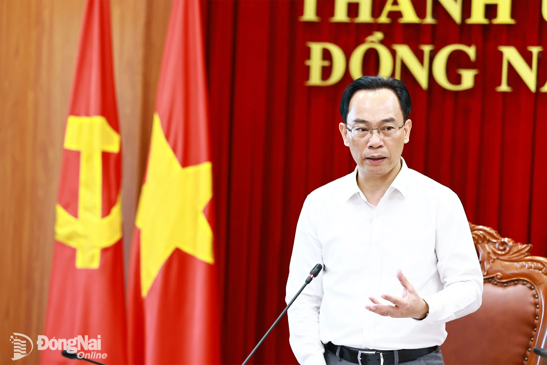 Ủy viên Trung ương Đảng, Bộ trưởng Bộ Giáo dục và Đào tạo Hoàng Minh Sơn phát biểu tại buổi làm việc. Ảnh: Công Nghĩa