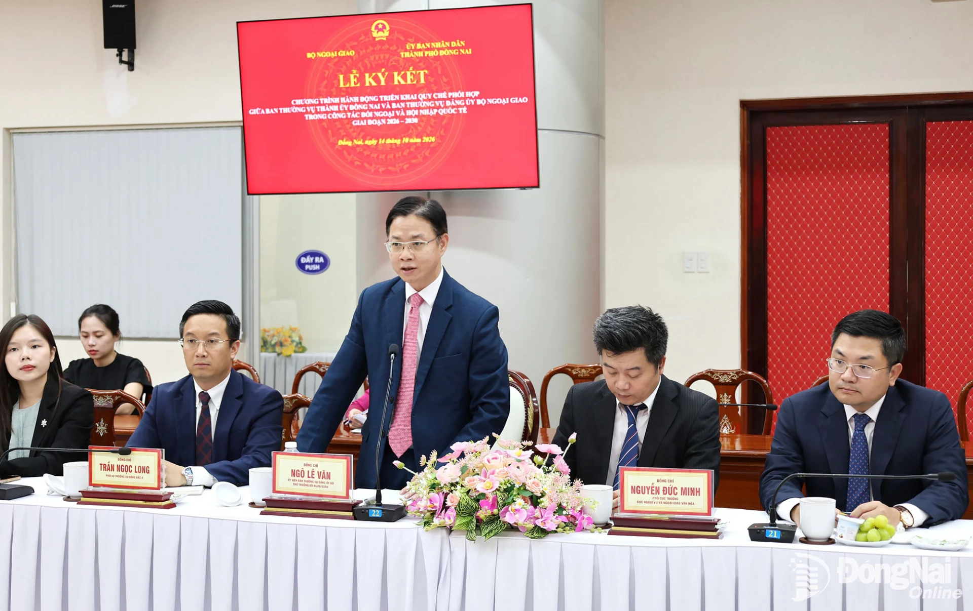 Thứ trưởng Bộ Ngoại giao Ngô Lê Văn phát biểu tại lễ ký kết. Ảnh: Ngọc Liên