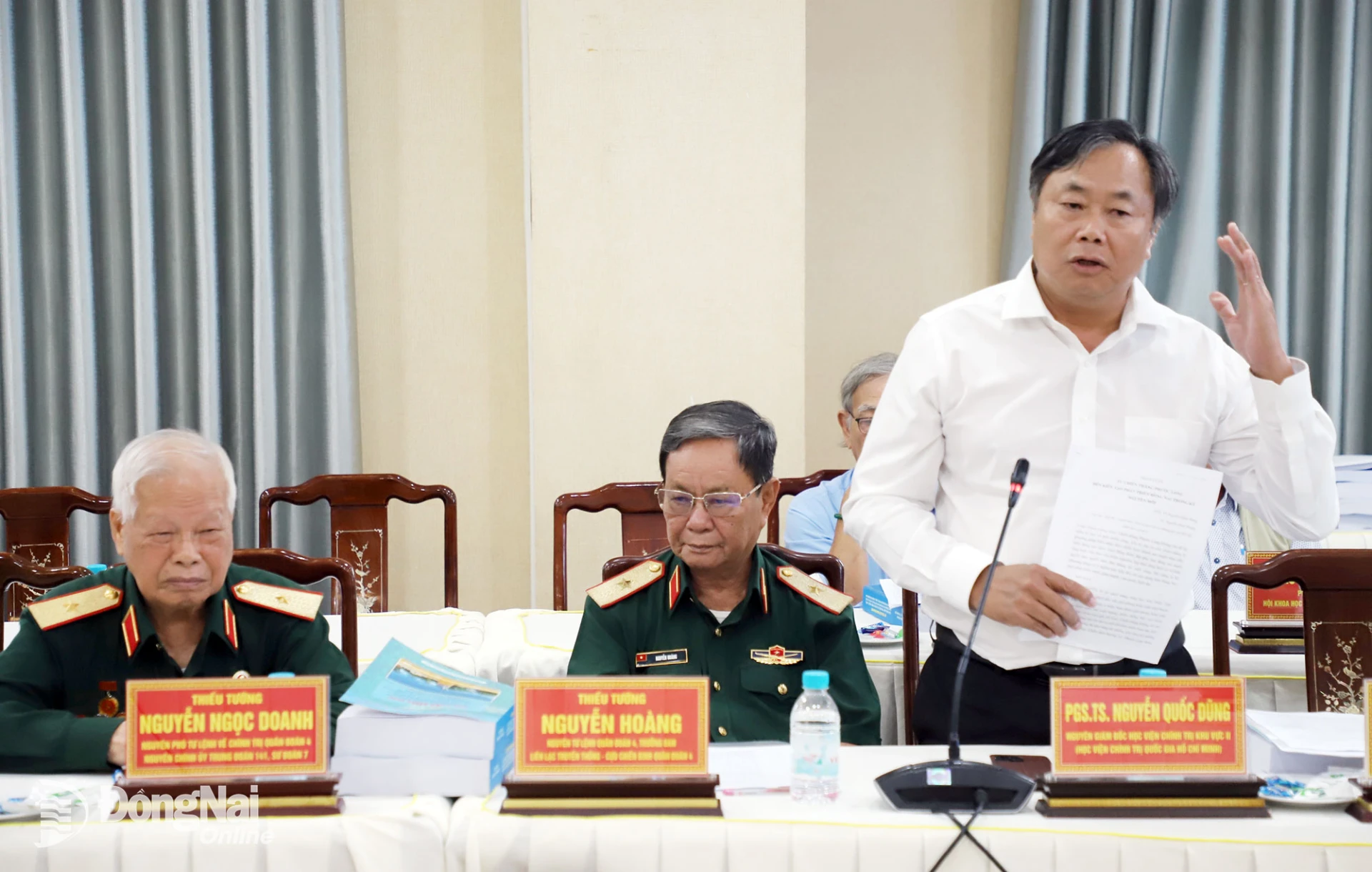 PGS.TS Nguyễn Quốc Dũng, nguyên Giám đốc Học viện Chính trị khu vực II, Học viện Chính trị Quốc gia Hồ Chí Minh phát biểu tại hội thảo. Ảnh: My Ny