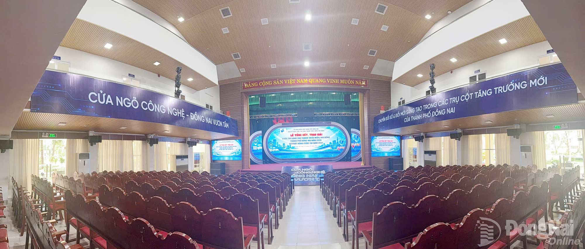 Không gian tổ chức các hội thảo chuyên đề, lễ trao giải cuộc thi liên quan trong khuôn khổ chương trình DIGIFEST Đồng Nai 2026 cơ bản đã được hoàn thiện, sẵn sàng cho chương trình. Ảnh: Trúc Lâm