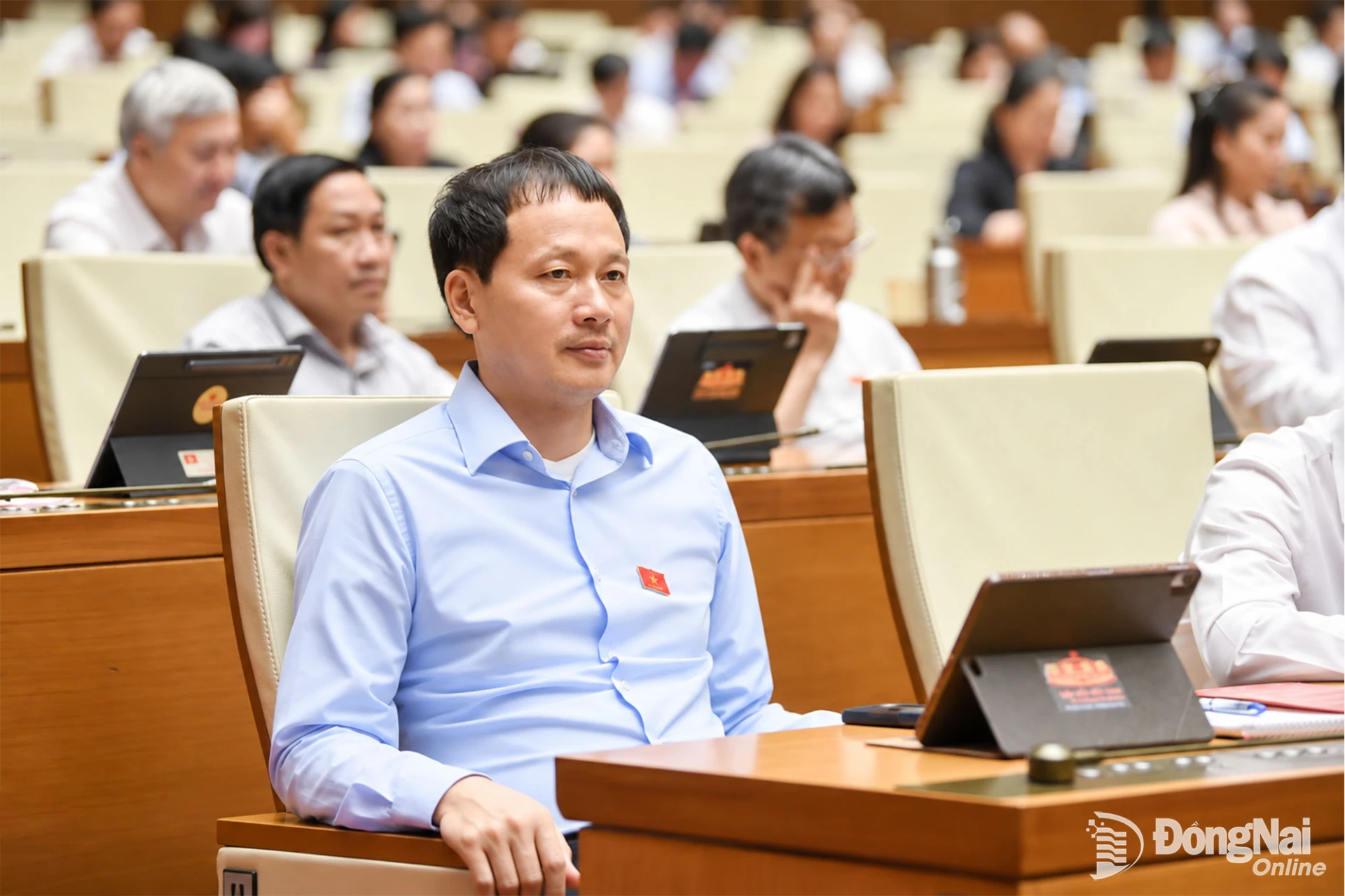 Đồng chí Vũ Hồng Văn, Ủy viên Trung ương Đảng, Bí thư Thành ủy, Trưởng đoàn Đại biểu Quốc hội thành phố Đồng Nai tham dự phiên họp. Ảnh: CTV    
