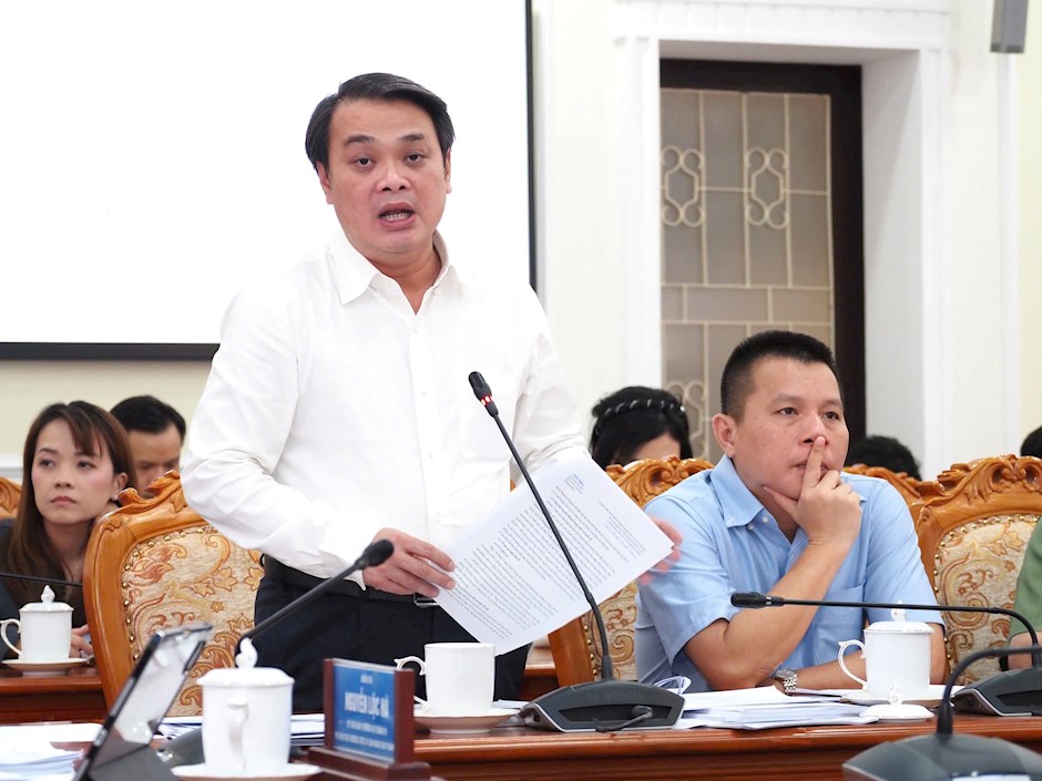Đại biểu phát biểu tại cuộc họp về tổ chức AEF 2026. Ảnh: HOÀNG HÙNG