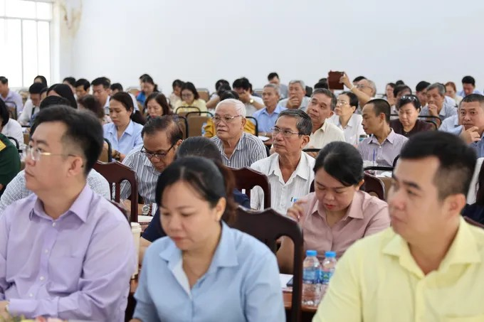 Nhiều bí thư chi bộ, cấp ủy viên lớn tuổi tham gia lớp học