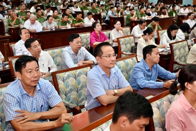 Lãnh đạo các cơ quan, đơn vị, địa phương dự hội nghị. Ảnh: VĂN MINH