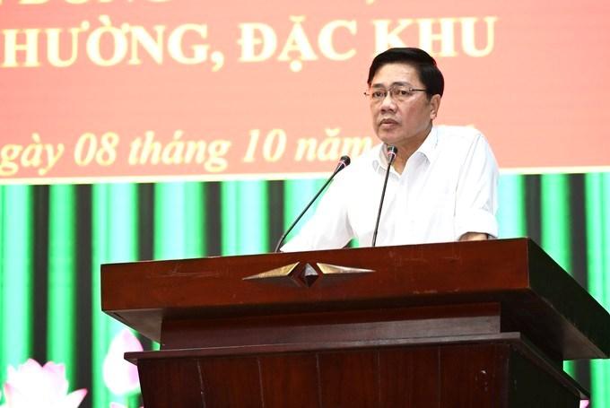 Đồng chí Trần Hoàng Kiếm phát biểu. Ảnh: VĂN MINH