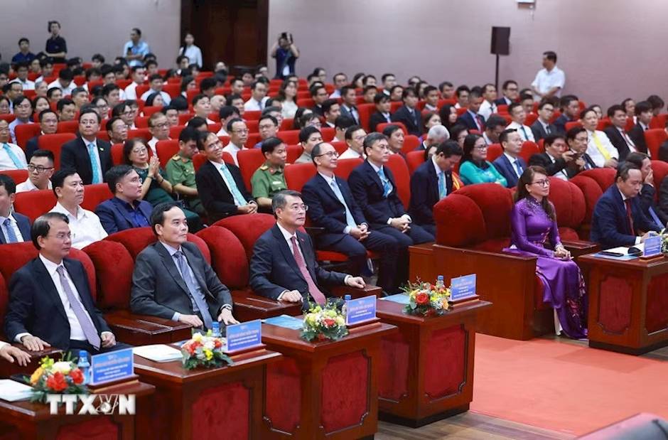 Thủ tướng Lê Minh Hưng dự Lễ khai khóa Đại học Quốc gia Thành phố Hồ Chí Minh năm 2026. (Ảnh: Dương Giang/TTXVN)