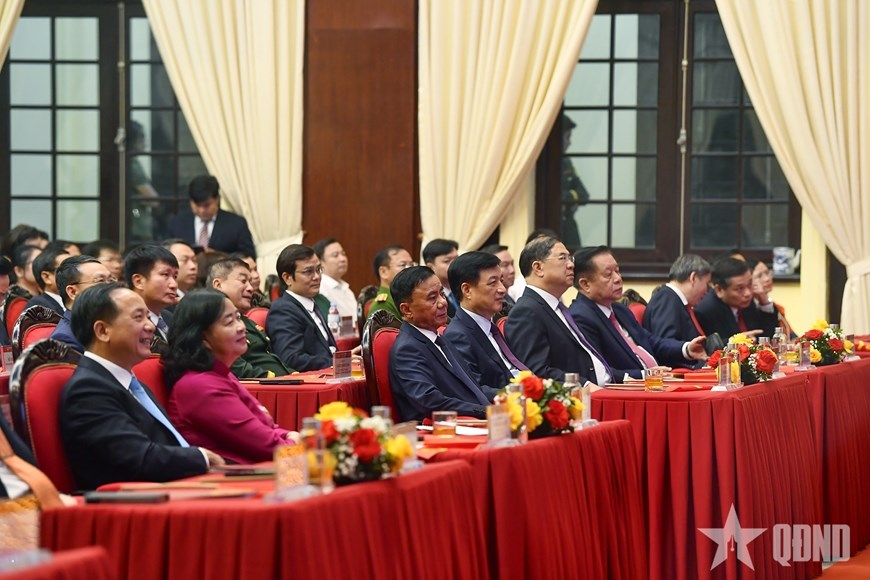 Thường trực Ban Bí thư Trần Cẩm Tú và các đồng chí lãnh đạo Đảng, Nhà nước dự buổi lễ.