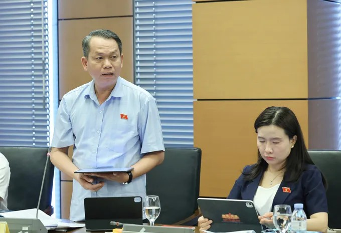 ĐB Nguyễn Thành Tâm (TPHCM) phát biểu tại buổi thảo luận. Ảnh: QUANG PHÚC