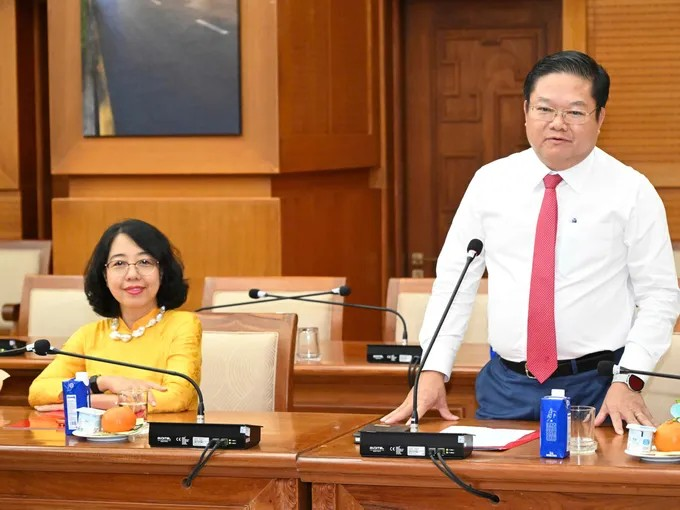 Bí thư Đảng ủy phường An Lạc Lê Văn Thinh phát biểu nhận nhiệm vụ. Ảnh: VIỆT DŨNG