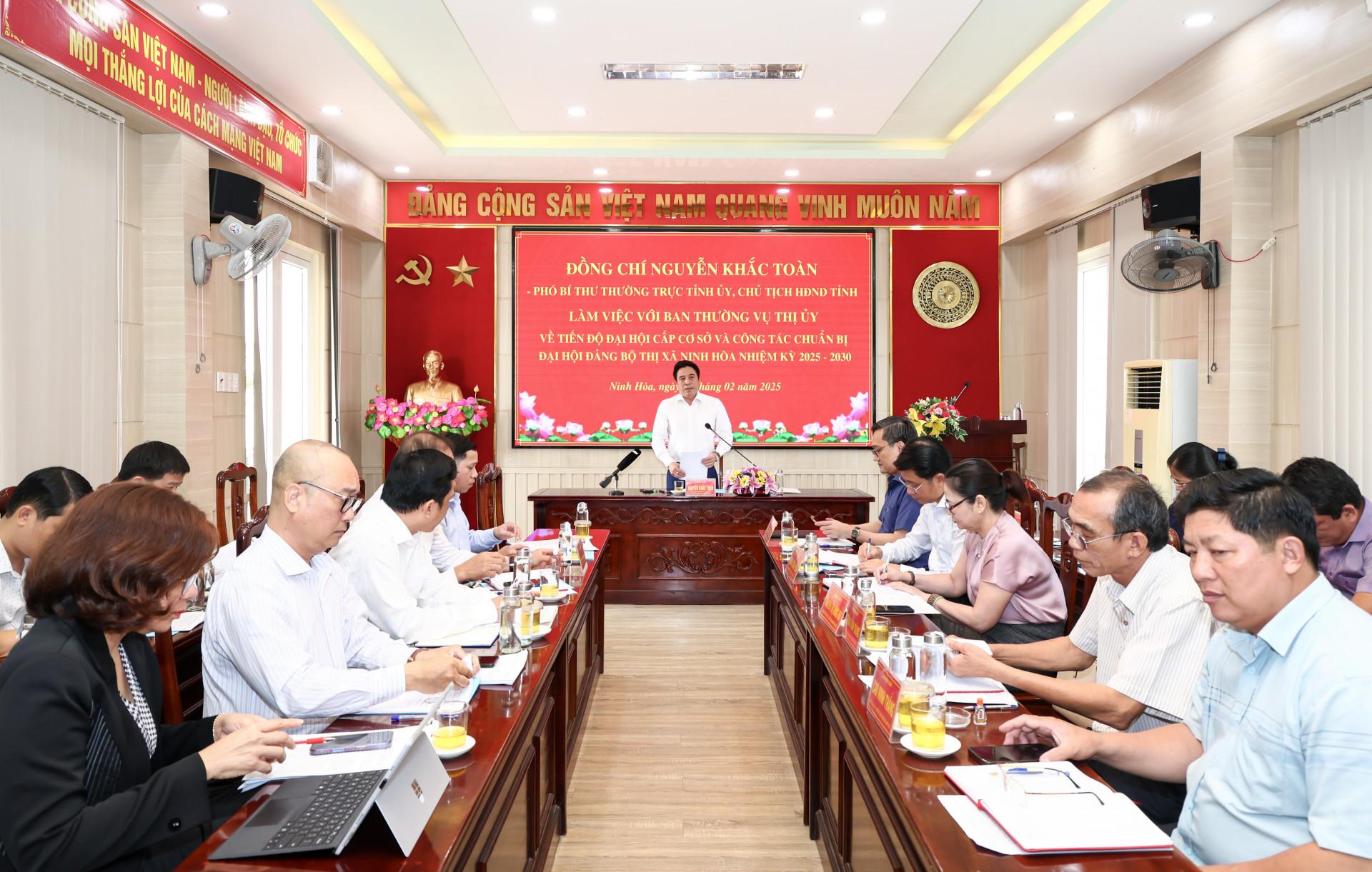 Quang cảnh buổi làm việc.