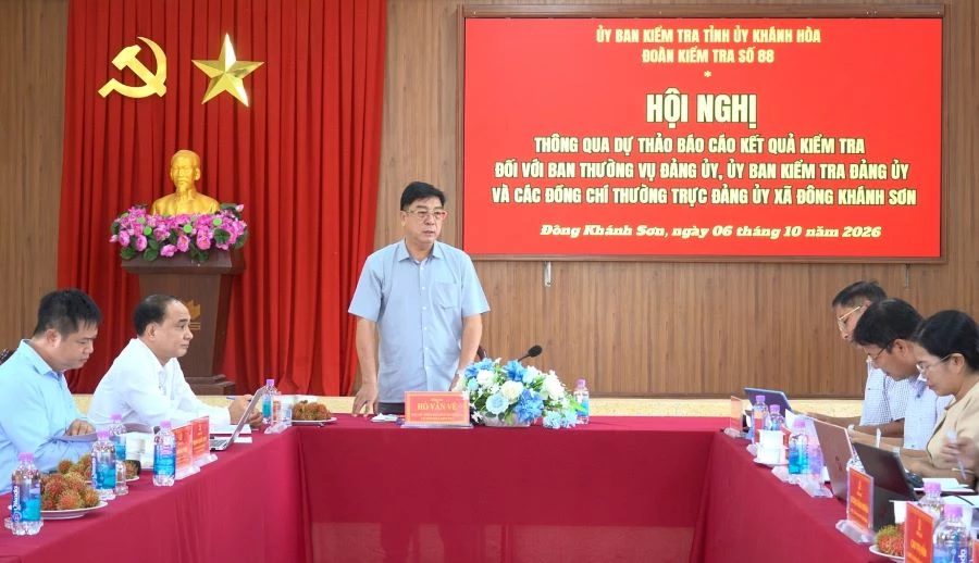 Đồng chí Hồ Văn Về - Phó Chủ nhiệm Ủy ban Kiểm tra Tỉnh ủy, chỉ đạo Đoàn Kiểm tra số 88, phát biểu chỉ đạo, kết luận hội nghị.