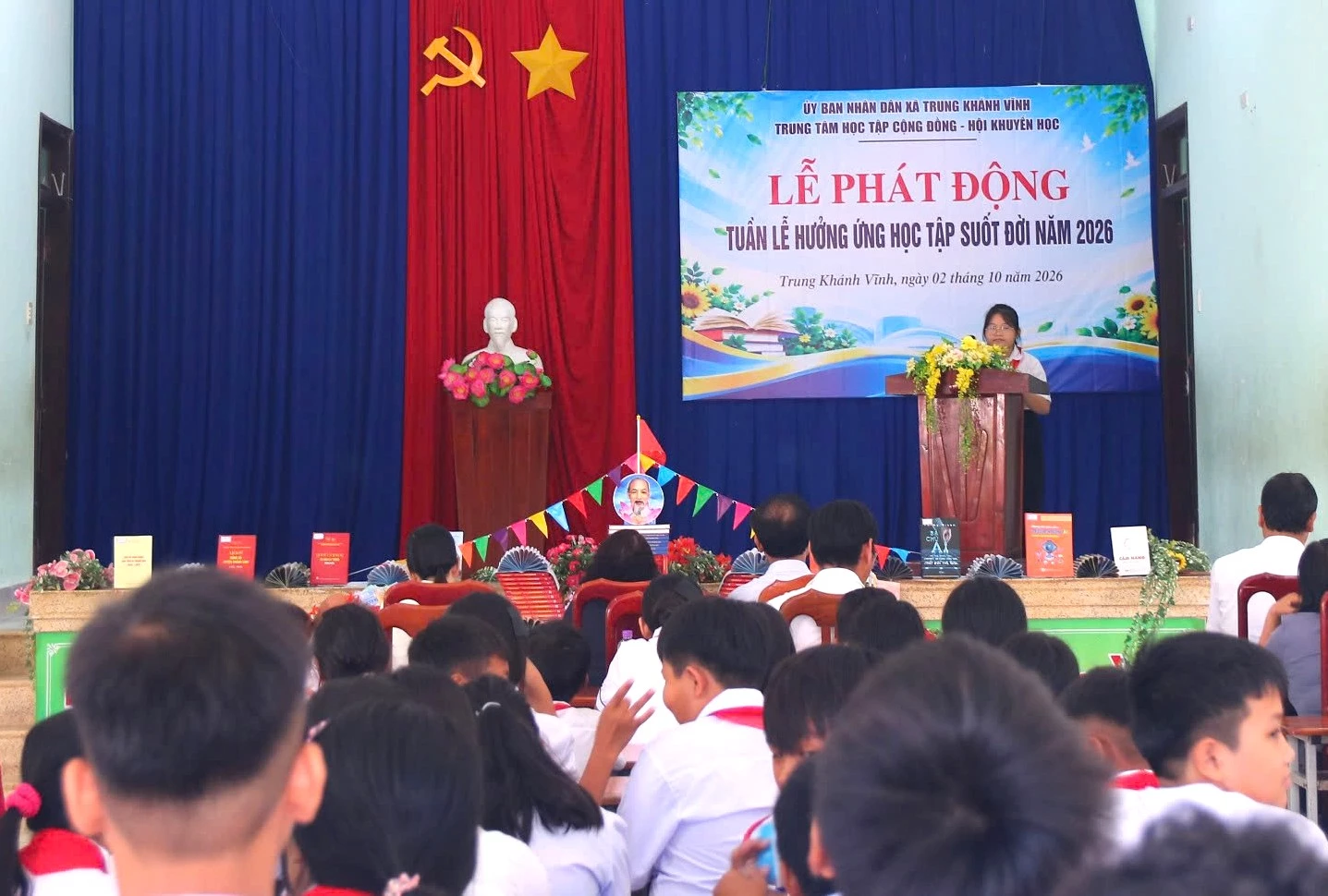 Quang cảnh lễ phát động.