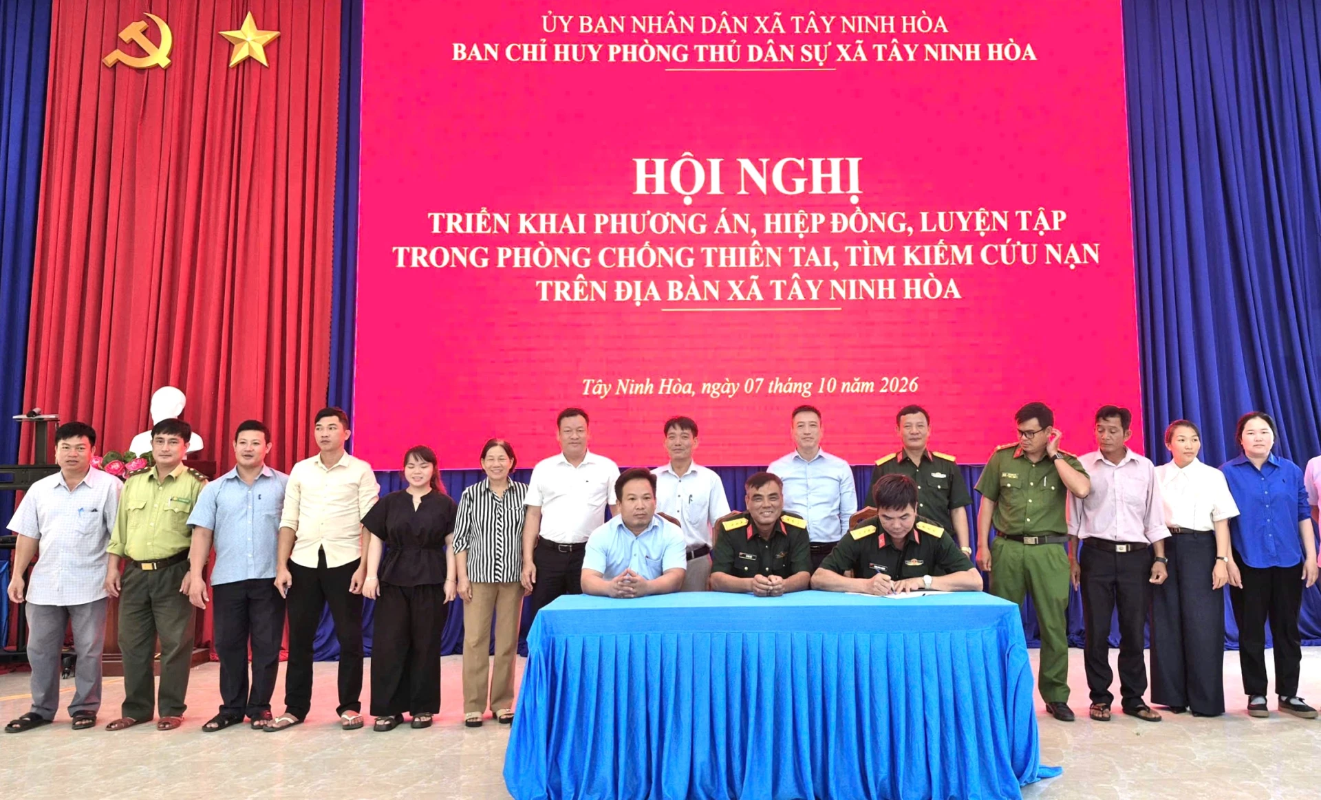 Đại diện các đơn vị ký kết hiệp đồng.