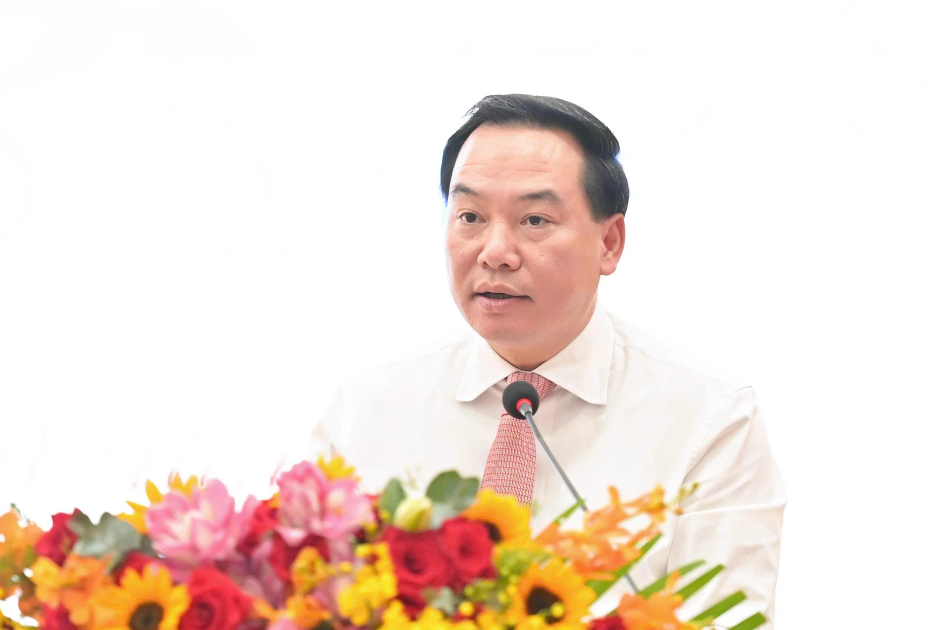 Phó Bí thư Thường trực Tỉnh ủy Hồ Xuân Trường phát biểu tổng kết hội thảo.