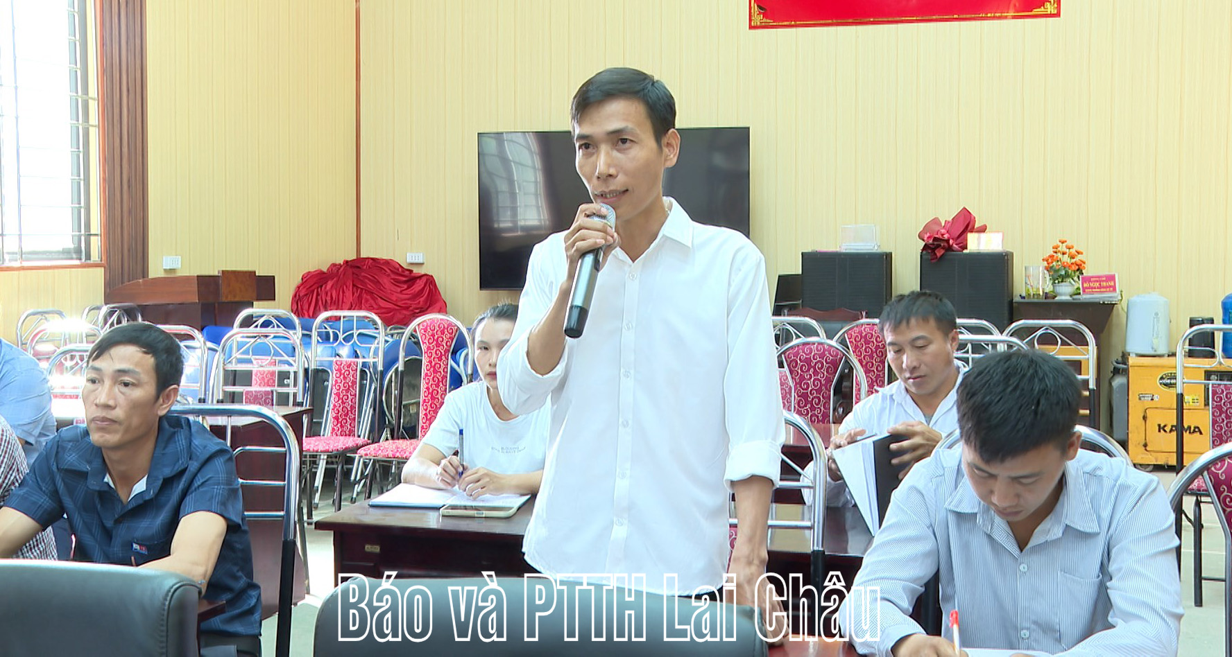 y kiến
