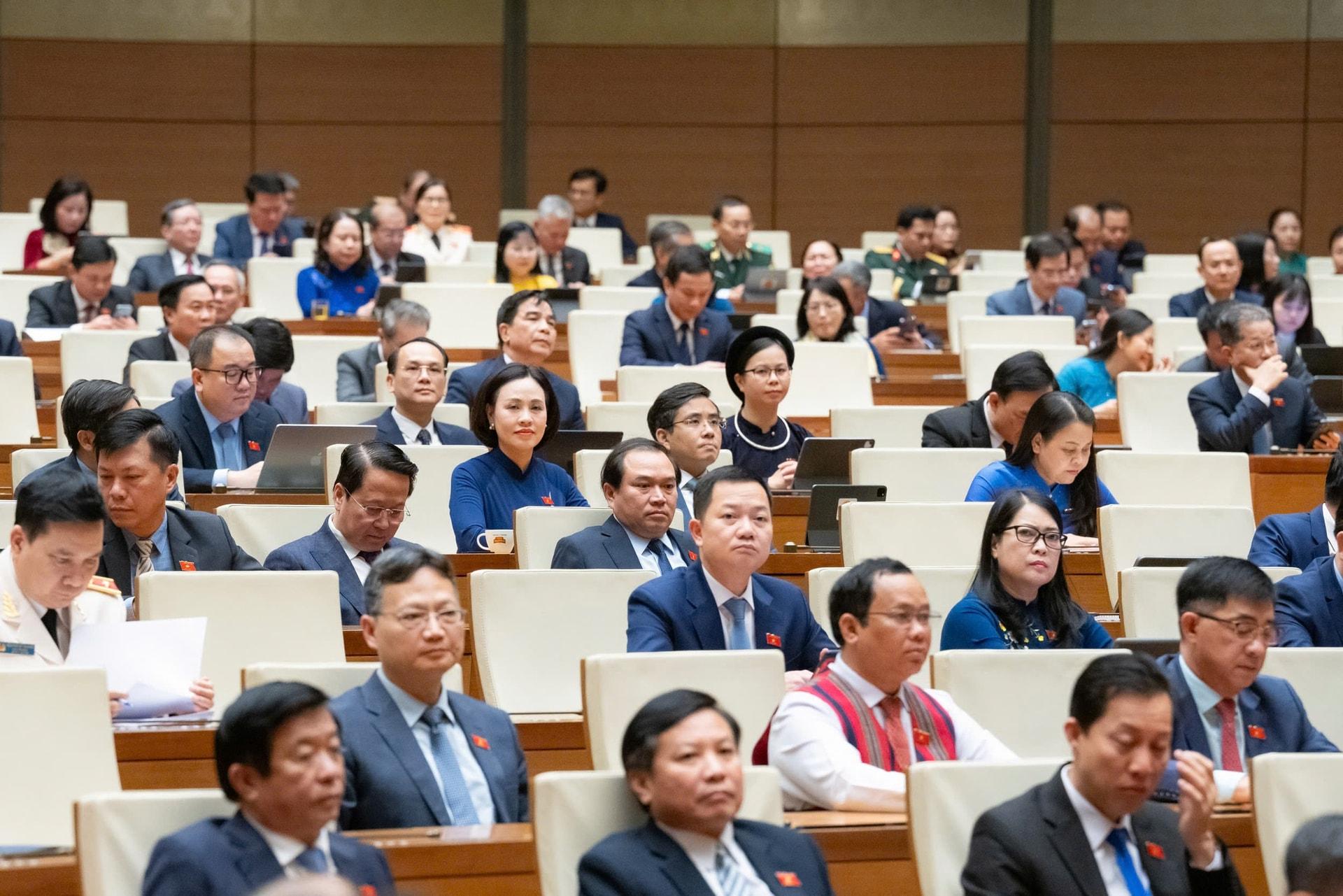 Quốc hội quyết nghị về phụ cấp, tiền lương, lương hưu, trợ cấp cùng nhiều vấn đề quốc kế, dân sinh- Ảnh 11. Quốc hội quyết nghị về phụ cấp, tiền lương, lương hưu, trợ cấp cùng nhiều vấn đề quốc kế, dân sinh- Ảnh 11.