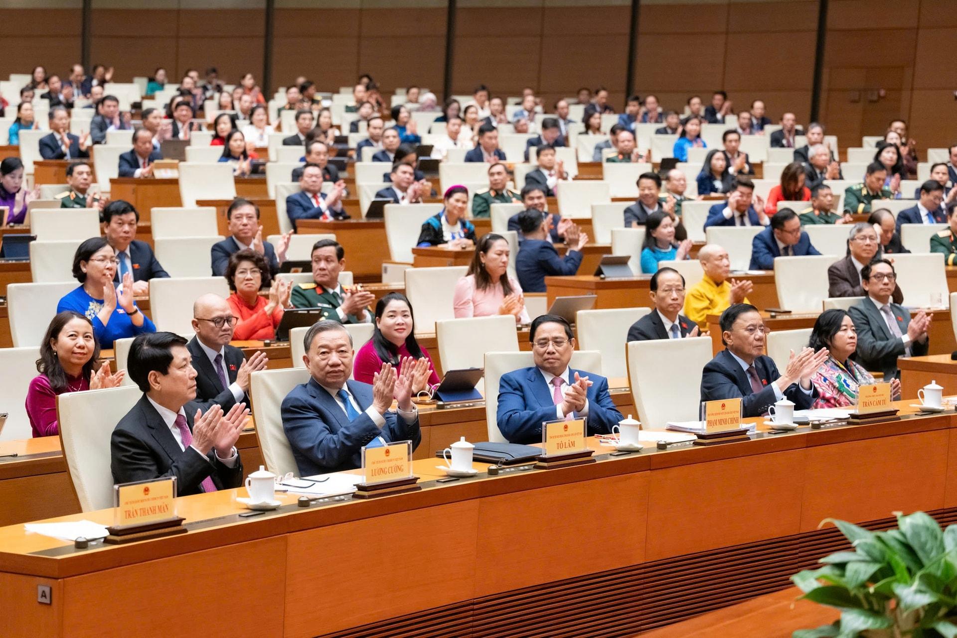 Quốc hội quyết nghị về phụ cấp, tiền lương, lương hưu, trợ cấp cùng nhiều vấn đề quốc kế, dân sinh- Ảnh 23. Quốc hội quyết nghị về phụ cấp, tiền lương, lương hưu, trợ cấp cùng nhiều vấn đề quốc kế, dân sinh- Ảnh 23.