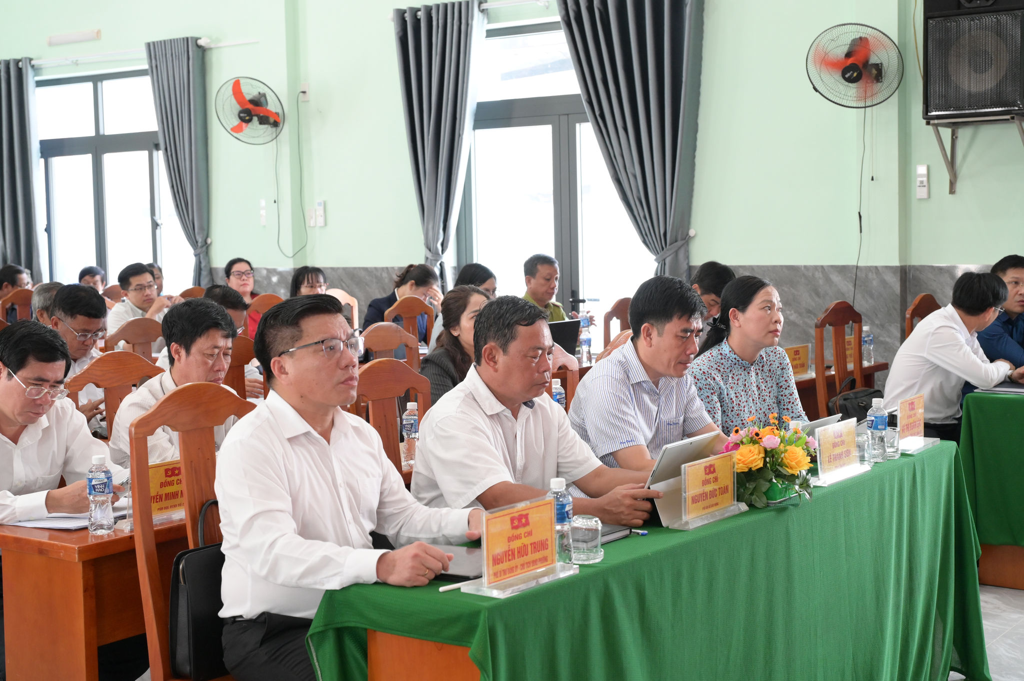 Các đại biểu tham dự tại buổi tiếp xúc