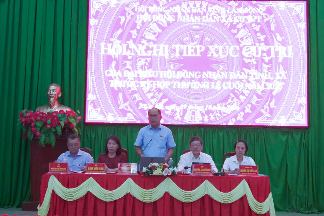 pho-chu-tich-hdnd-tinh-y-quang-b-krong-de-nghi-dia-phuong-so-nganh-ra-soat-giai-quyet-cac-kien-nghi-cu-tri-thau-dao-dung-quy-dinh-cde58a3f4f023d3962fce5e74045a.jpg