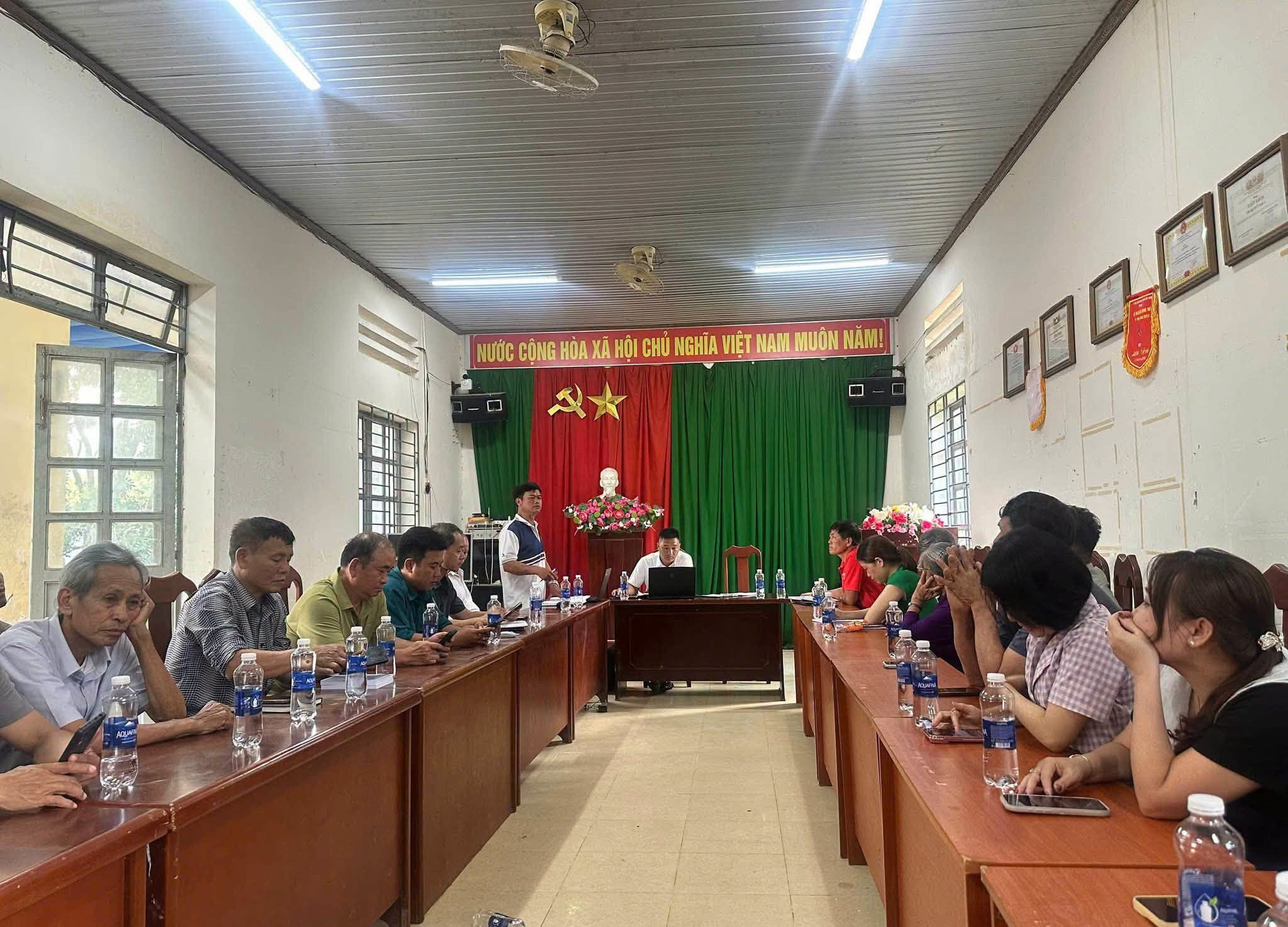 Chi bộ thôn Bằng Lăng tiên phong triển khai phòng họp không giấy
