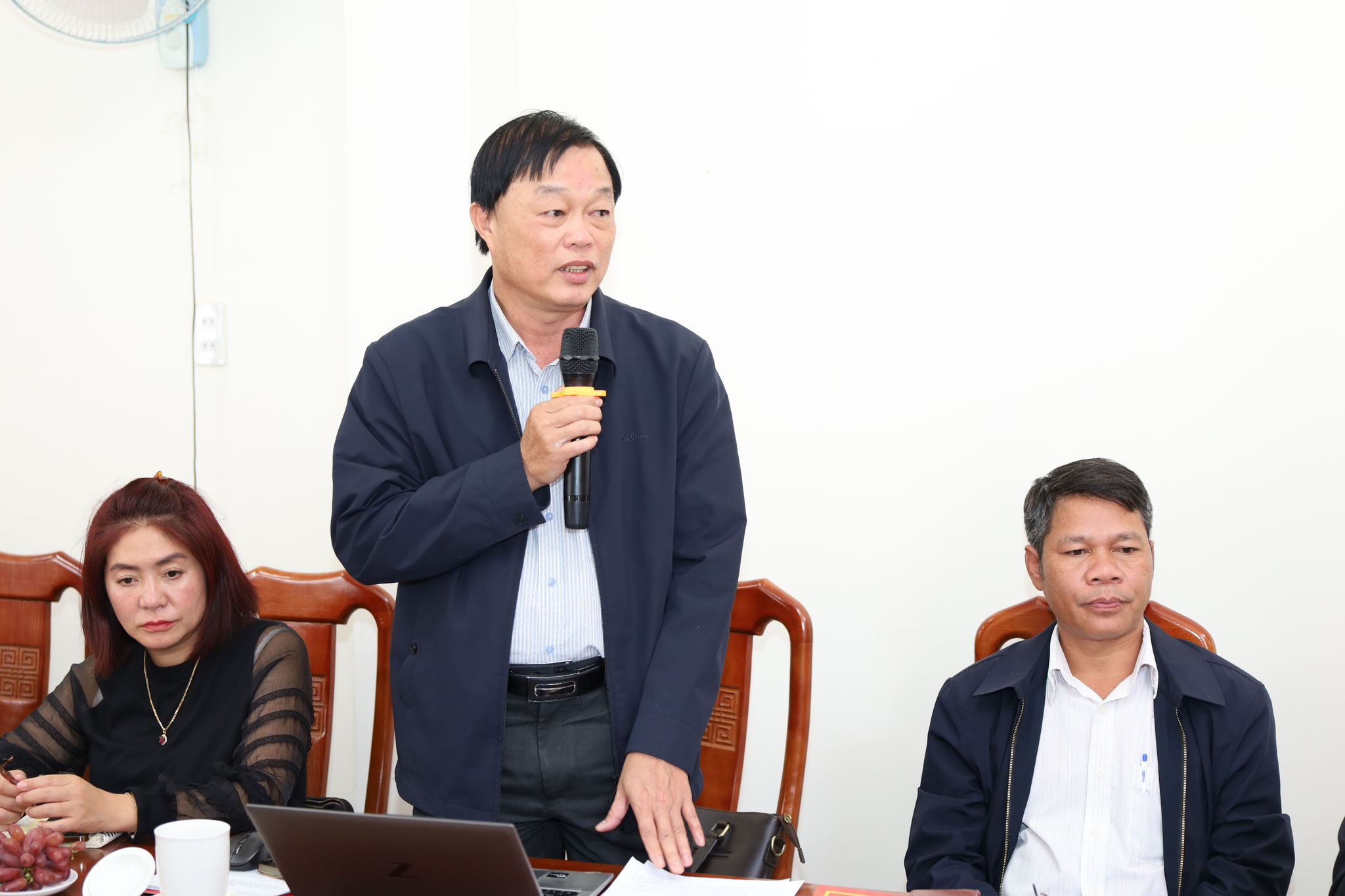 biểu tại buổi làm việc