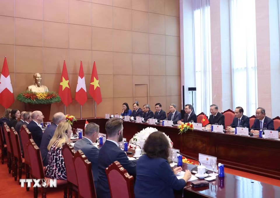 Tổng Bí thư, Chủ tịch nước Tô Lâm hội đàm với Tổng thống Thụy Sĩ Guy Parmelin. (Ảnh: Thống Nhất/TTXVN)