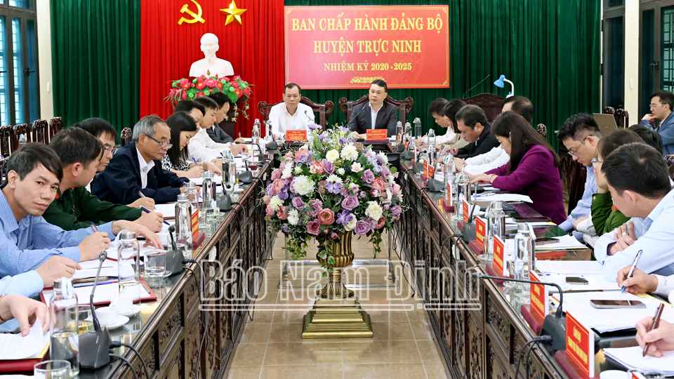 Quang cảnh buổi làm việc.