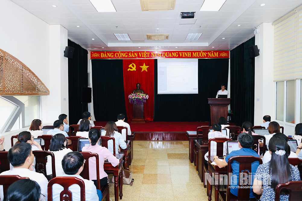 Quang cảnh lớp tập huấn.